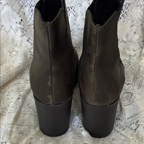 Soda Women's Dark Camouflage Slip-On Ankle Boots - Picture 3 of 4